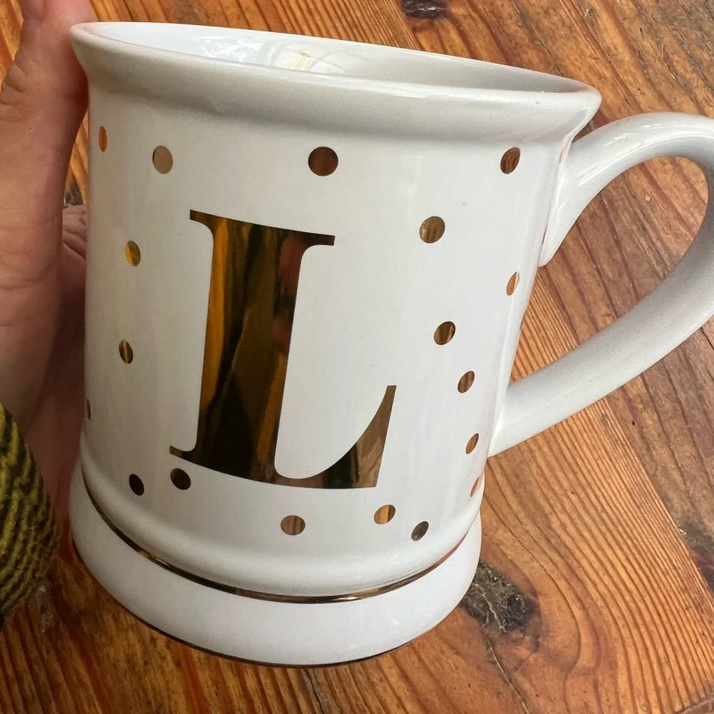 PIER 1 IMPORTS Initial Monogram L White with Gold Metallic Confetti Detail Mug